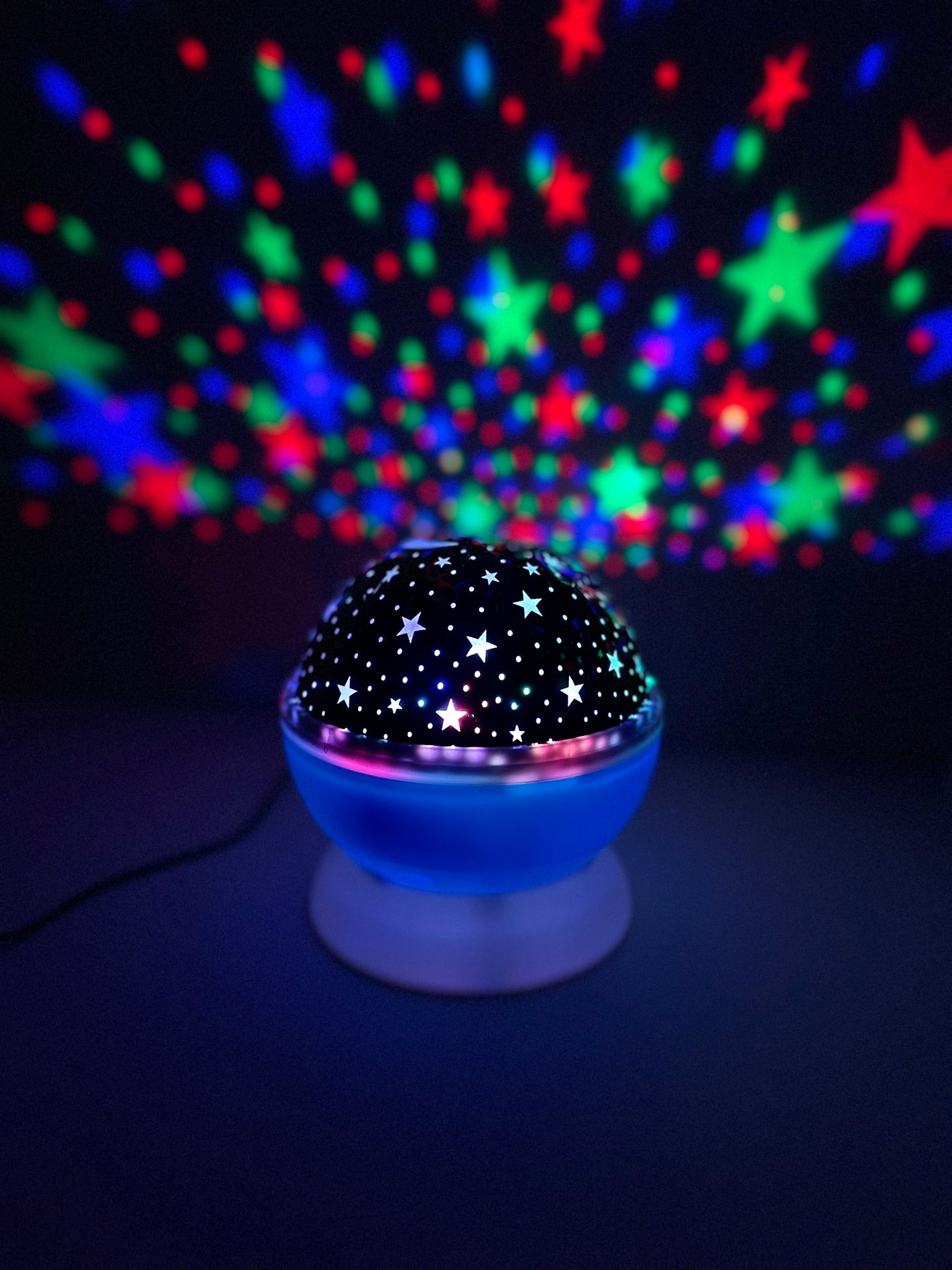 Luminária Estelar 360° Projeção Giratória RGB com Estrelas -