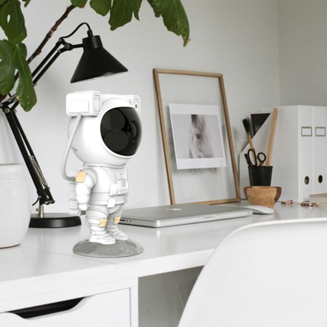 Mini Projetor Astronauta Luz Estelar com Controle Remoto